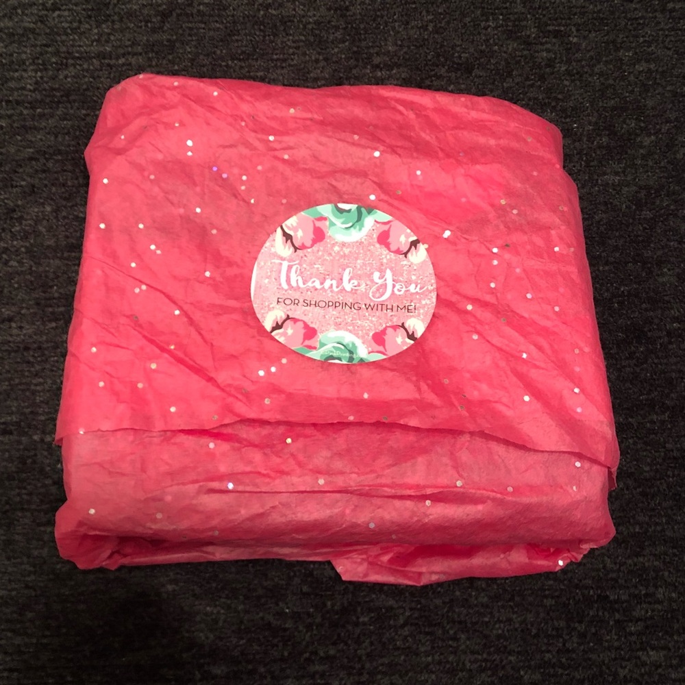 This is how I wrap my packages 😍💖💕